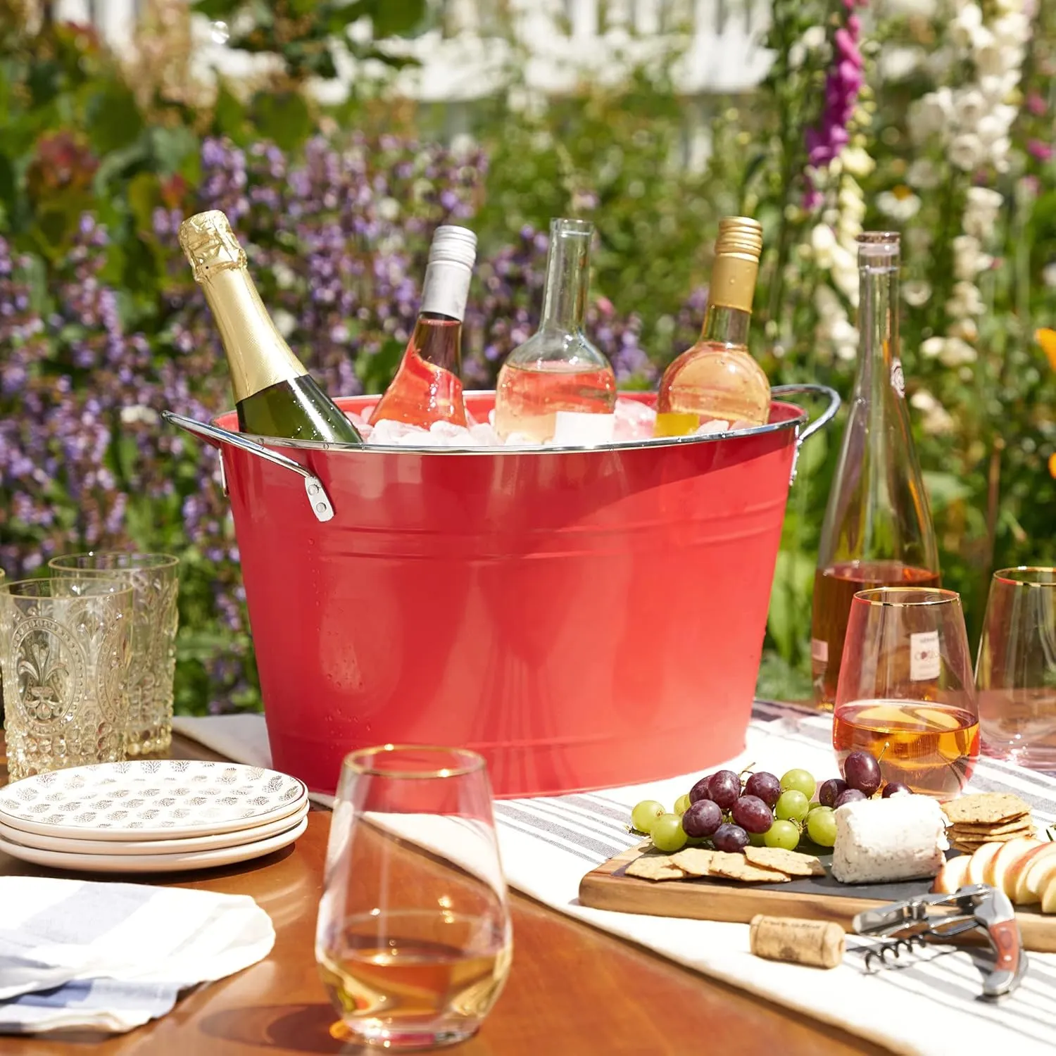 Twine Big Red Ice Bucket - Galvanized Metal Drink Beverage Tub for Home Parties, Country Home Wine And Beer Chiller, Holds 4.5 Gallons