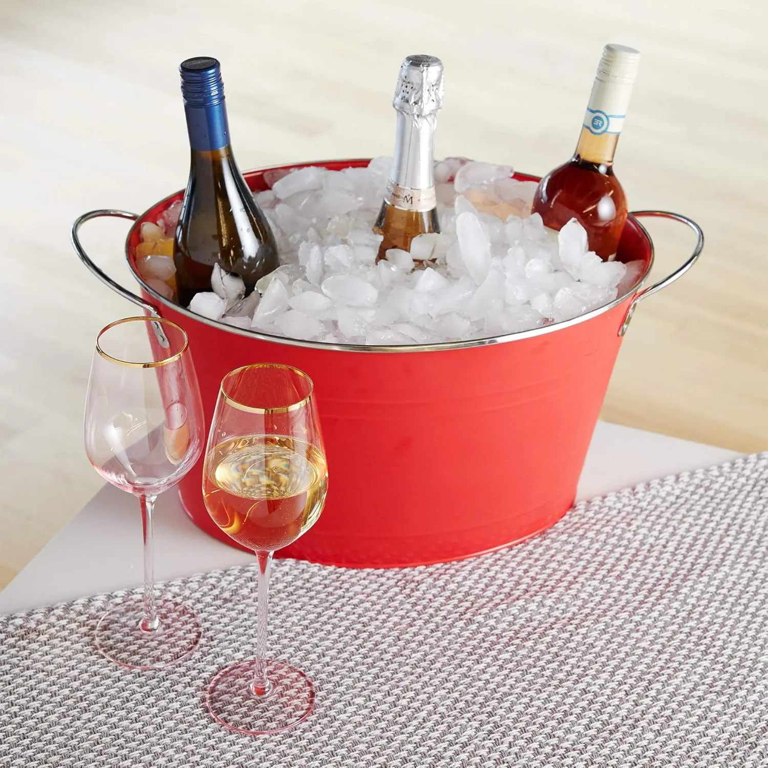 Twine Big Red Ice Bucket - Galvanized Metal Drink Beverage Tub for Home Parties, Country Home Wine And Beer Chiller, Holds 4.5 Gallons